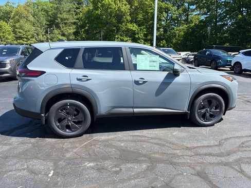 New 2026 Nissan Rogue SV w/ Cold Weather Package AWD/4WD image 8