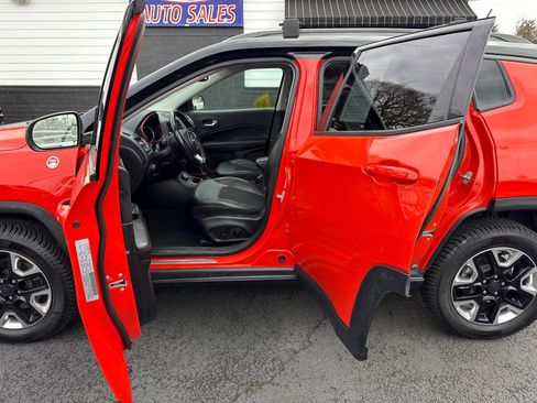 Used 2018 Jeep Compass Trailhawk w/ Safe & Security Group image 21