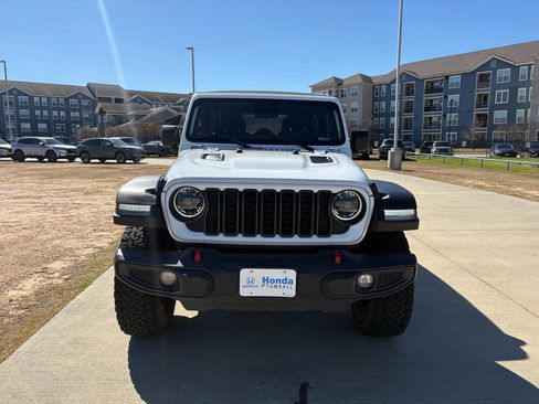 Used 2024 Jeep Wrangler Unlimited Rubicon w/ Convenience Group image 3