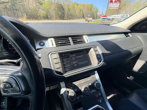 Used 2015 Land Rover Range Rover Evoque Pure image 27