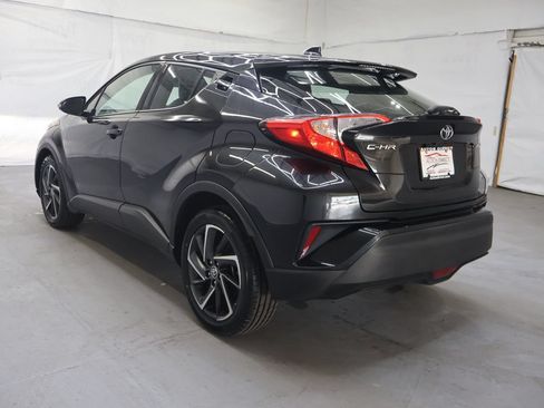 Used 2022 Toyota C-HR Limited FWD image 5