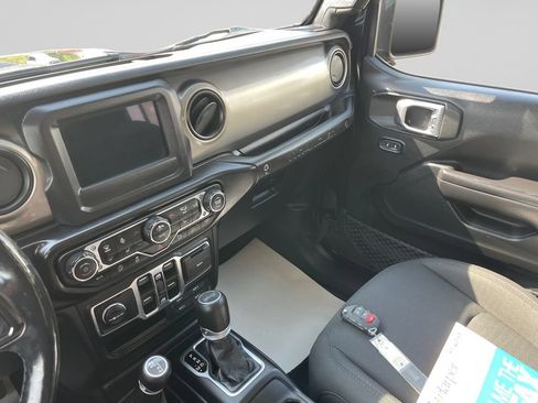 Used 2020 Jeep Wrangler Unlimited Sport AWD/4WD image 32