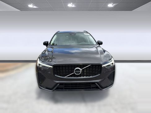 Used 2025 Volvo XC60 B5 Plus w/ Protection Package Premier AWD/4WD image 6