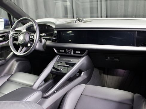 Certified 2024 Porsche Macan 4 Electric image 22