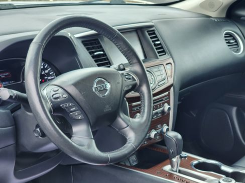 Used 2020 Nissan Pathfinder Platinum AWD/4WD image 27