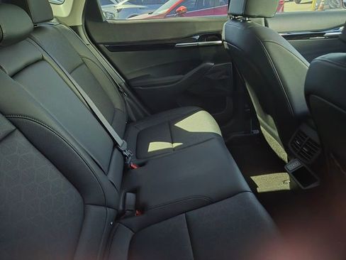 Used 2025 Kia Seltos EX FWD image 4