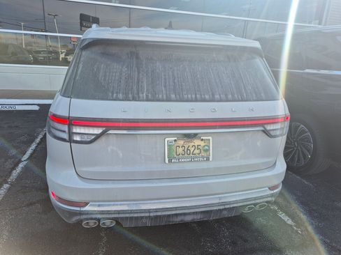 Used 2023 Lincoln Aviator AWD w/ Premium Package image 4