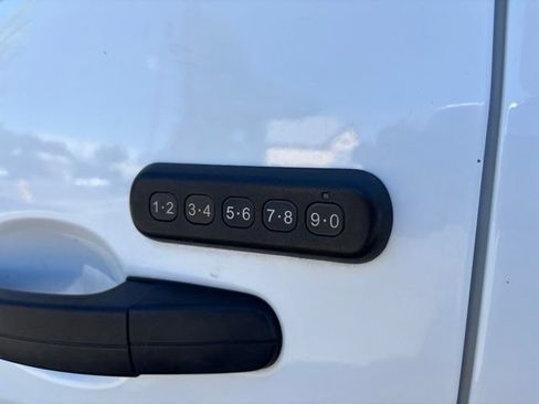 Used 2022 Ford Transit 250 Medium Roof AWD image 11