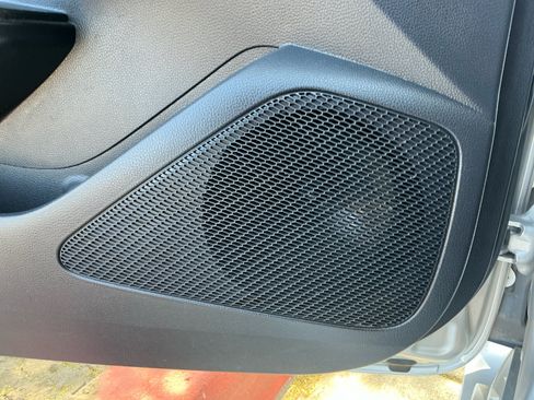 Used 2020 Toyota Corolla LE w/ Carpet Mat Package (TMS) FWD image 23