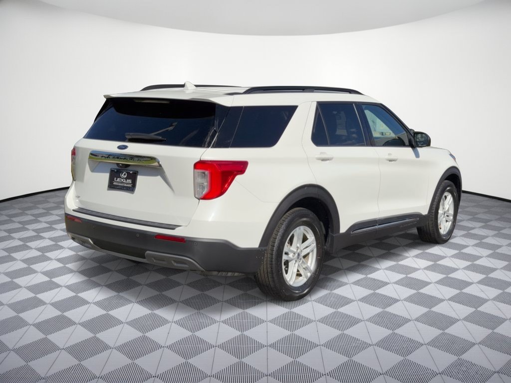 Used 2024 Ford Explorer XLT w/ Equipment Group 202A RWD image 9