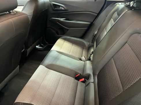 Used 2025 Chevrolet Trax LT image 5