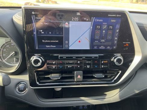 Used 2022 Toyota Highlander Platinum image 10