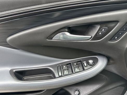 Used 2020 Buick Envision Essence image 10