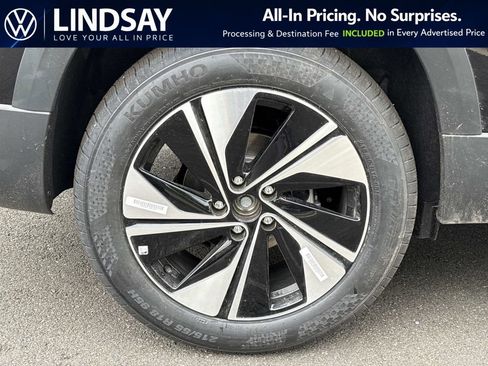 New 2026 Volkswagen Taos SE AWD/4WD image 8