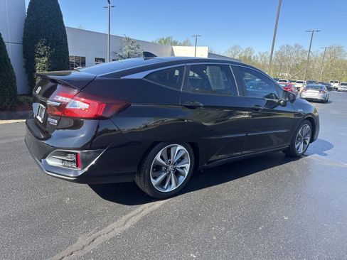 Used 2018 Honda Clarity Touring image 5