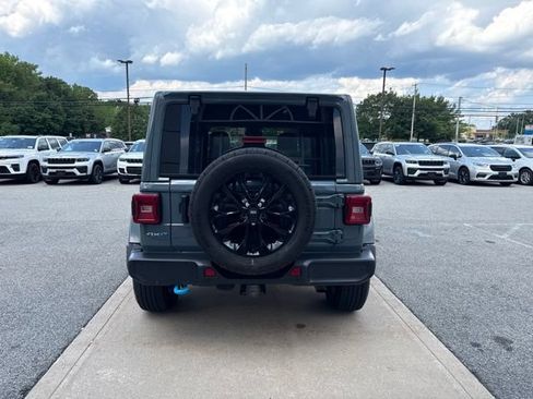 Used 2024 Jeep Wrangler Unlimited Sahara w/ Technology Group AWD/4WD image 6
