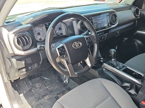 Used 2021 Toyota Tacoma SR5 RWD image 13
