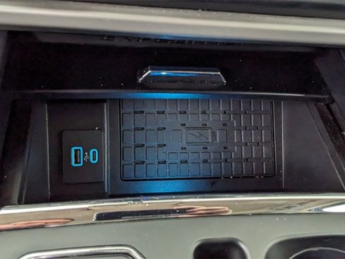 Certified 2024 Ford Expedition XLT image 31