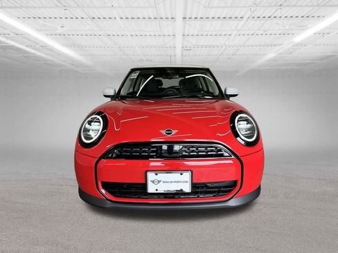 Certified 2025 MINI Cooper 2-Door Hardtop image 8