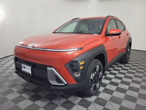 Certified 2025 Hyundai Kona SEL image 9