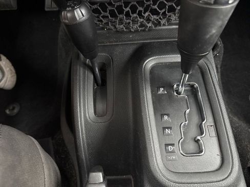 Used 2017 Jeep Wrangler Unlimited Sport image 23