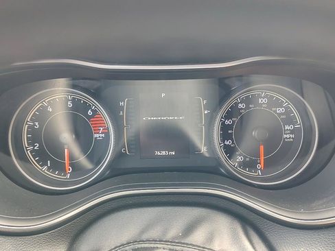 Used 2019 Jeep Cherokee Latitude Plus w/ Cold Weather Group AWD/4WD image 12