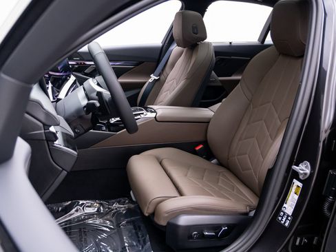 Certified 2026 BMW 540i xDrive AWD/4WD image 17