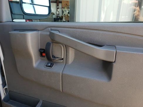 Used 2020 Chevrolet Express 3500 w/ Power Convenience Package RWD image 23