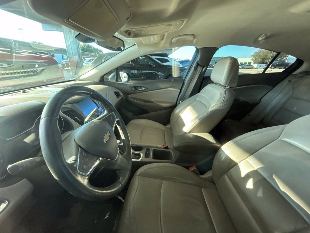 Used 2017 Chevrolet Cruze Premier w/ RS Package FWD image 9