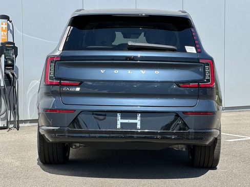 New 2025 Volvo EX90 Plus image 4