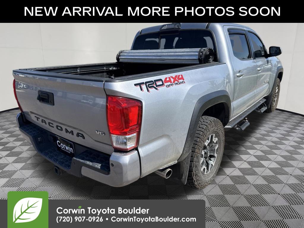 Used 2018 Toyota Tacoma TRD Off-Road w/ Technology Package AWD/4WD image 8