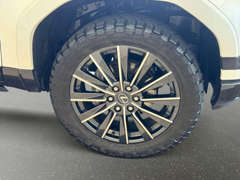 Used 2024 Lexus GX 550 w/ Cold Area Package AWD/4WD image 7