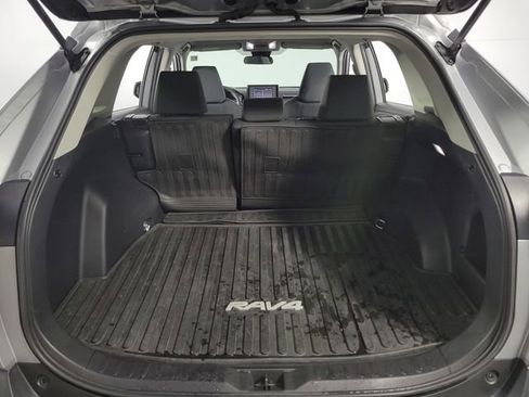 Used 2022 Toyota RAV4 LE image 26