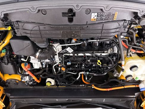 Used 2023 Ford Maverick Lariat w/ Lariat Luxury Package FWD image 9