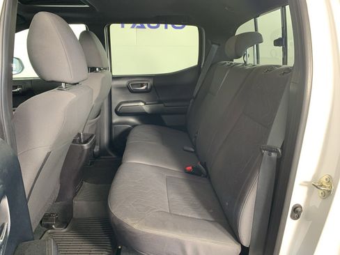 Used 2016 Toyota Tacoma TRD Sport RWD image 32
