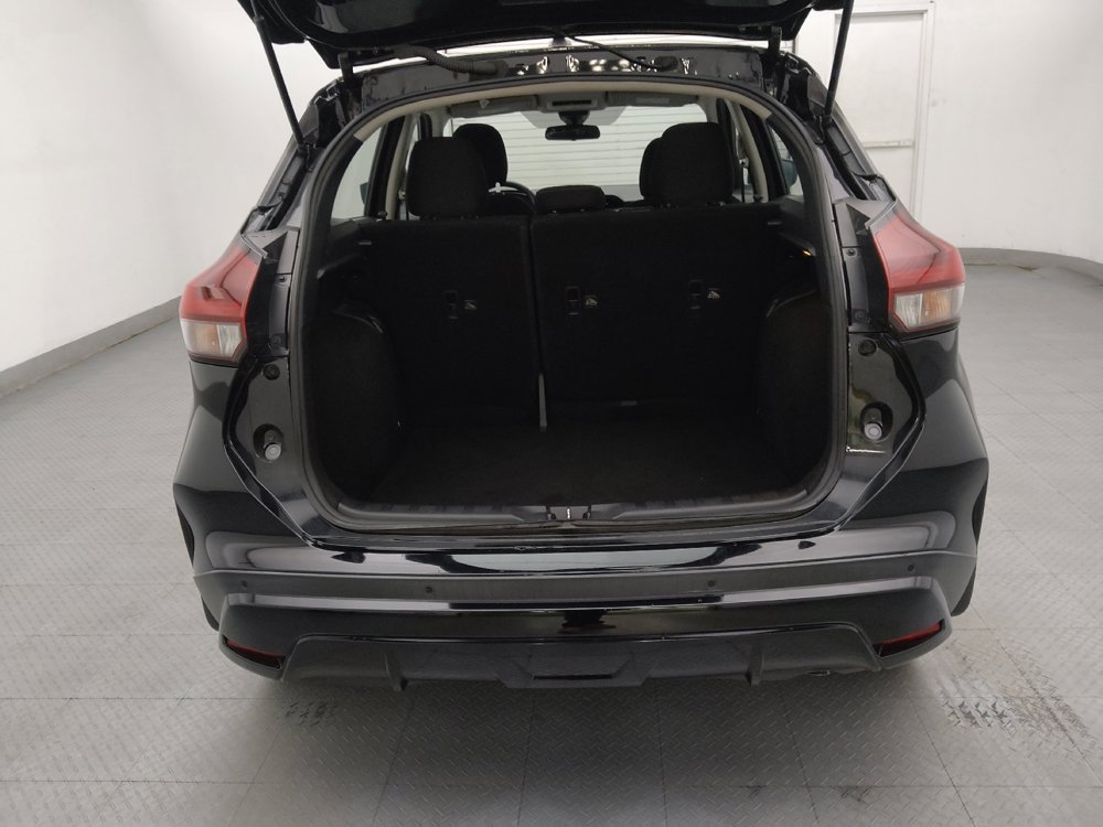 Used 2022 Nissan Kicks S FWD image 29