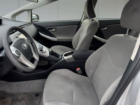 Used 2014 Toyota Prius Two image 10