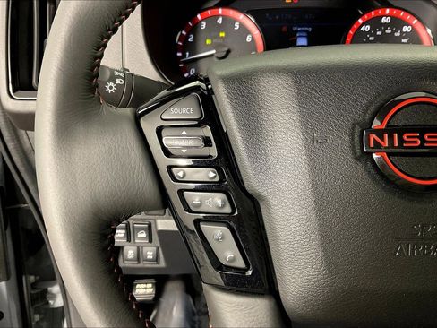 Used 2025 Nissan Frontier PRO-4X w/ Tow Package AWD/4WD image 12