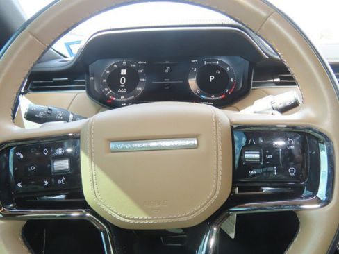 Used 2025 Land Rover Range Rover Sport Dynamic SE AWD/4WD image 25