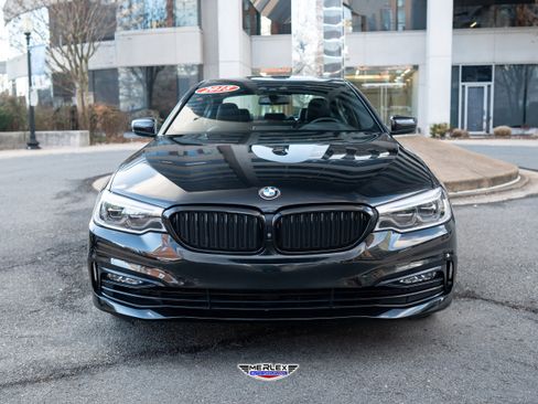 Used 2018 BMW 530e w/ Premium Package 2 RWD image 2