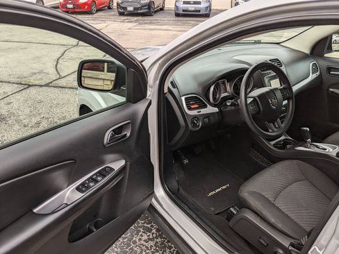 Used 2014 Dodge Journey SXT w/ Flexible Seating Group AWD/4WD image 9