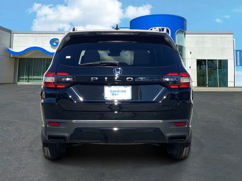 New 2026 Honda Pilot Sport image 5