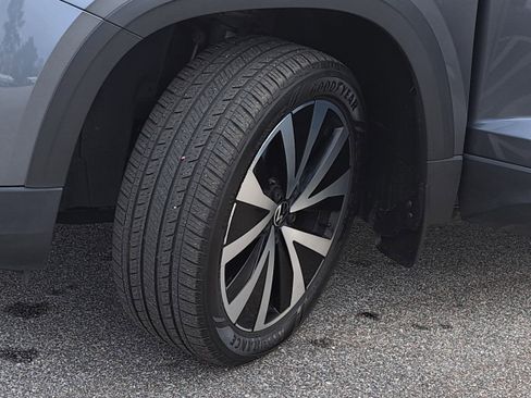 Certified 2023 Volkswagen Taos SE image 30