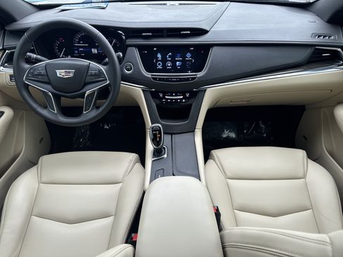 Used 2018 Cadillac XT5 Premium Luxury FWD image 13