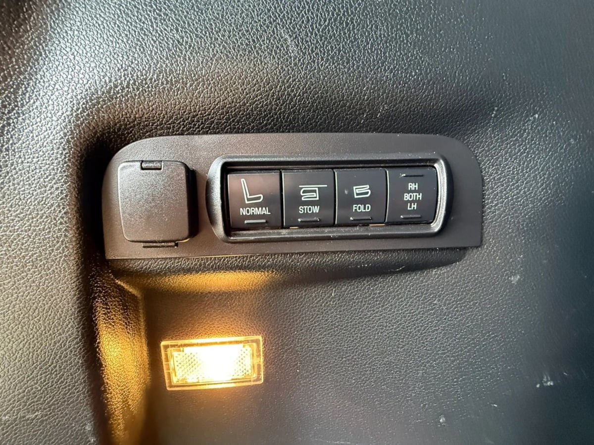 Used 2017 Ford Explorer Platinum AWD/4WD image 33