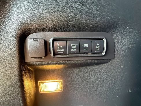 Used 2017 Ford Explorer Platinum AWD/4WD image 33