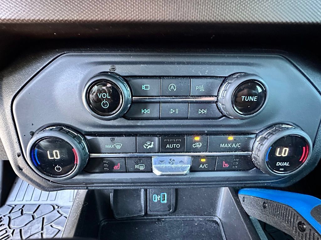 Used 2023 Ford Bronco Outer Banks AWD/4WD image 36
