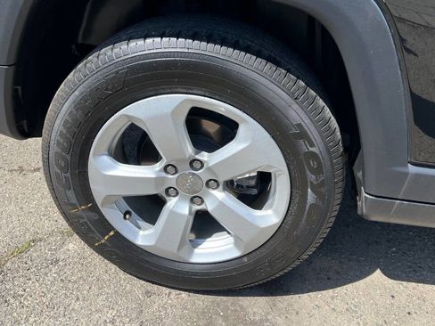 Used 2019 Jeep Compass Latitude image 29