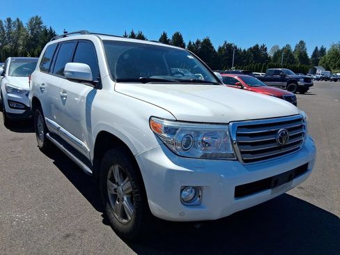 Used 2013 Toyota Land Cruiser AWD/4WD image 2