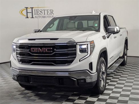 Used 2023 GMC Sierra 1500 SLT w/ SLT Premium Package image 4